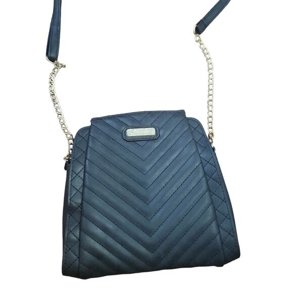 Jessica Simpson Black Quilted Crossbody Purse with Gold Chain Hardware Bag - Picture 2 of 13